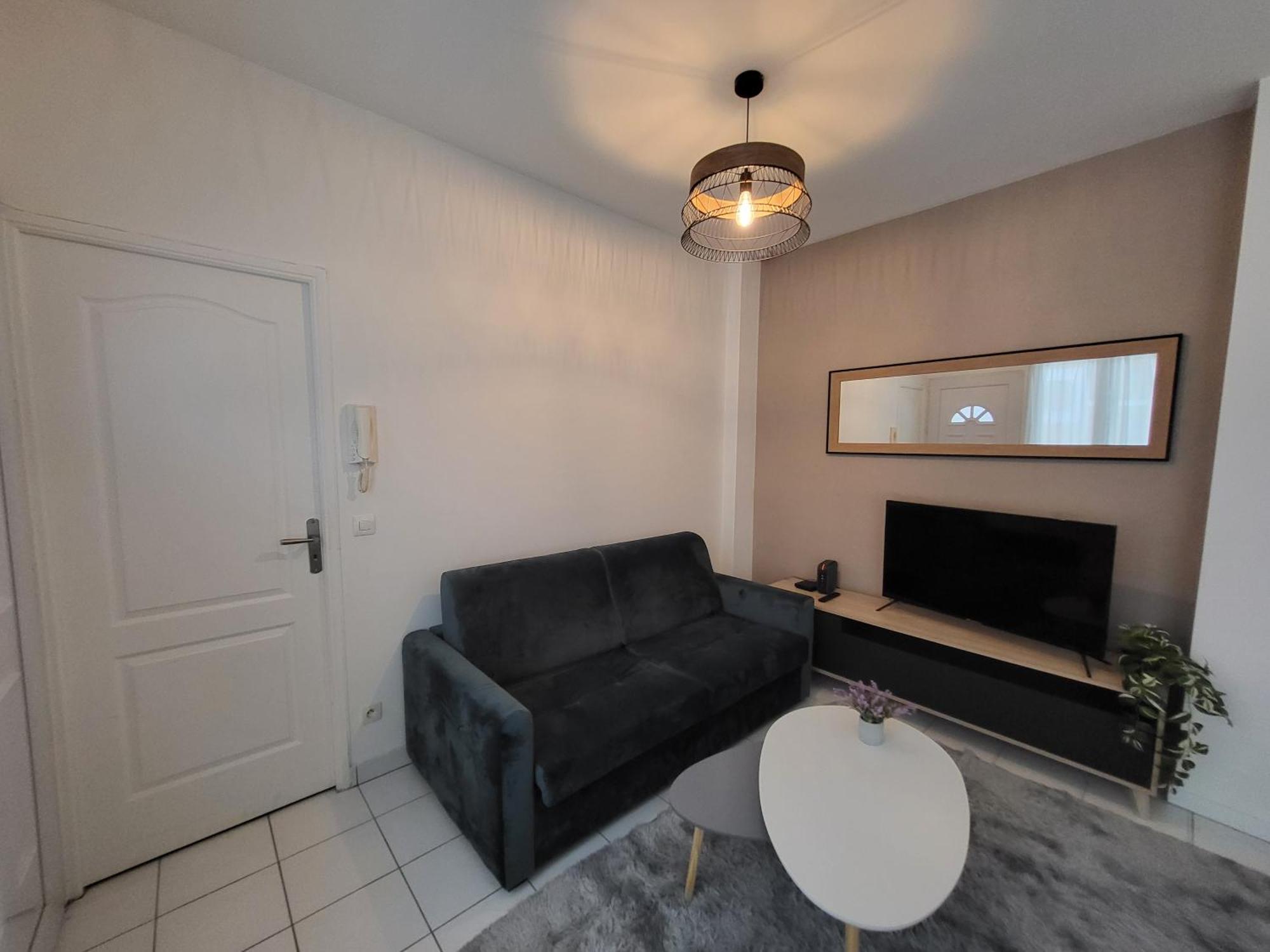 Appartement Spacieux 28M2 Avec Chambre Separee Issy-les-Moulineaux Ngoại thất bức ảnh