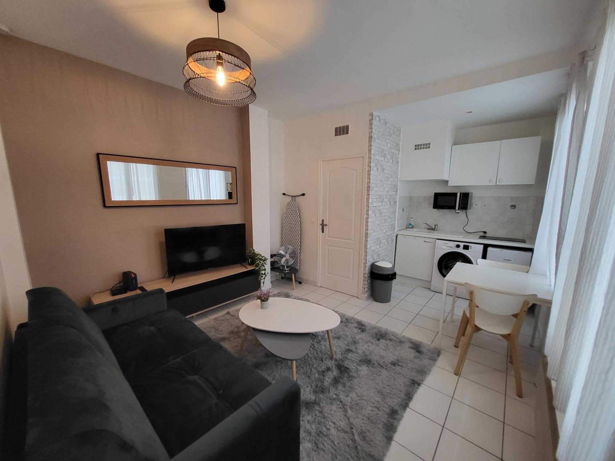 Appartement Spacieux 28M2 Avec Chambre Separee Issy-les-Moulineaux Ngoại thất bức ảnh